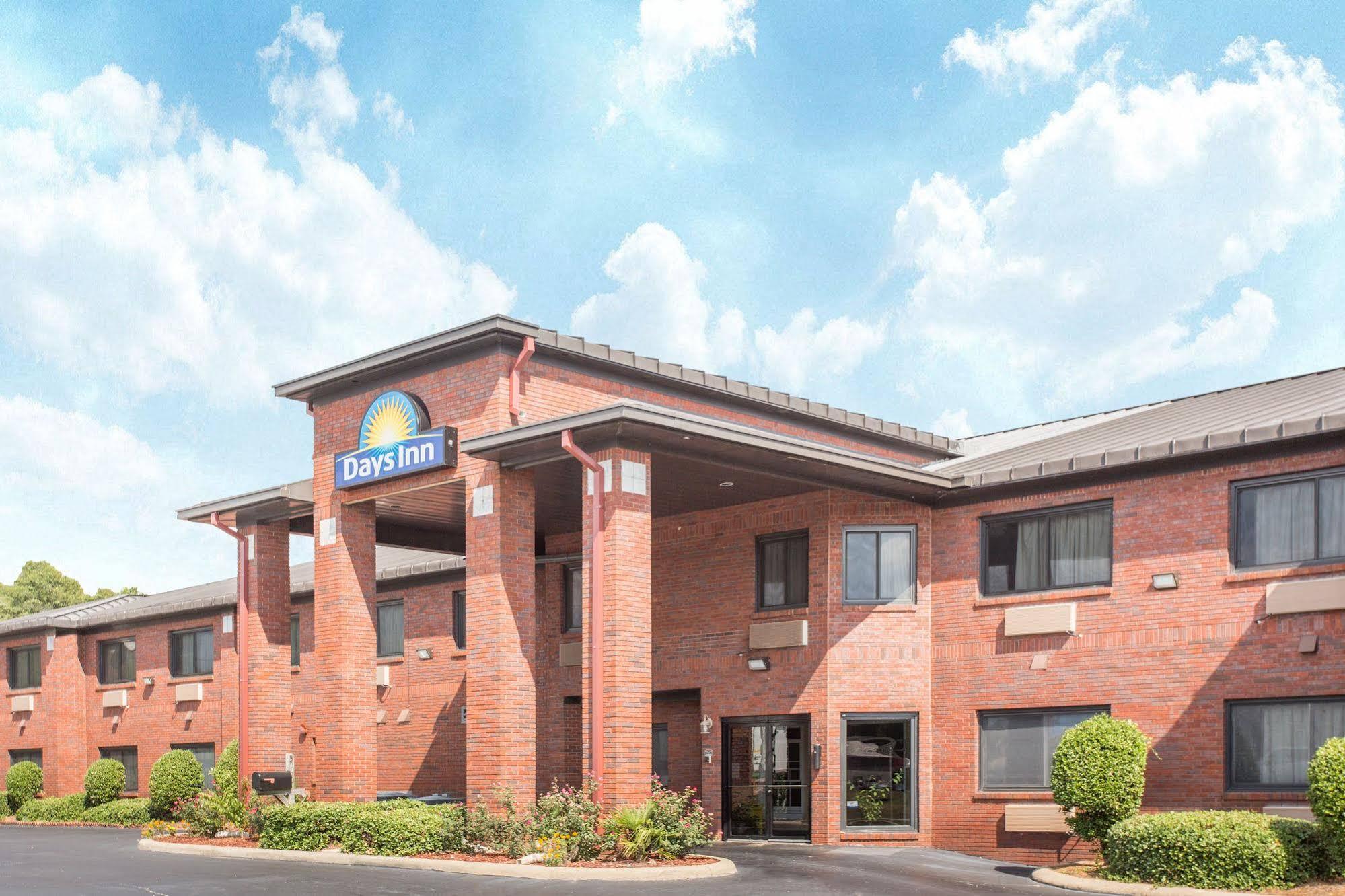 Days Inn By Wyndham Phenix City Near Fort Moore Dış mekan fotoğraf