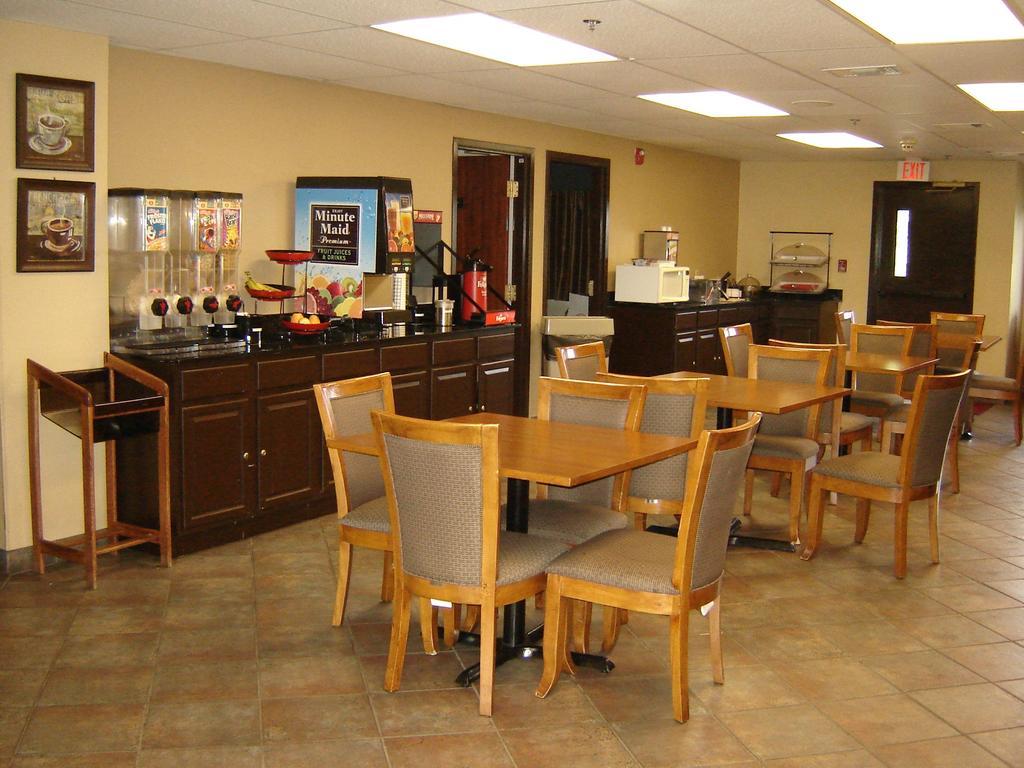 Days Inn By Wyndham Phenix City Near Fort Moore Dış mekan fotoğraf