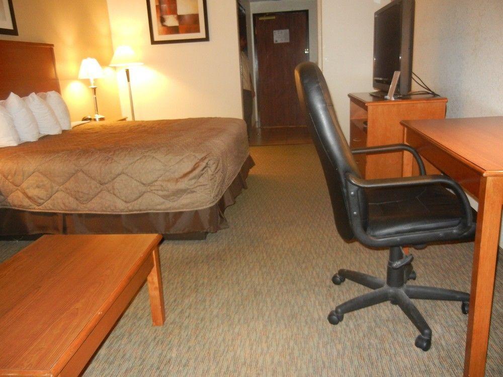 Days Inn By Wyndham Phenix City Near Fort Moore Dış mekan fotoğraf